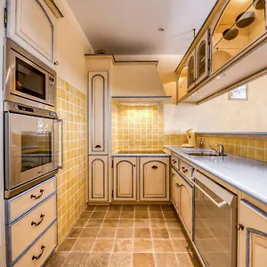  Appartamento Boulevard Louis Blanc-1 By Interhome
