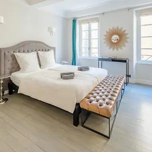 Alojamento de Acomodação e Pequeno-almoço Beau Clocher, Saint-Tropez